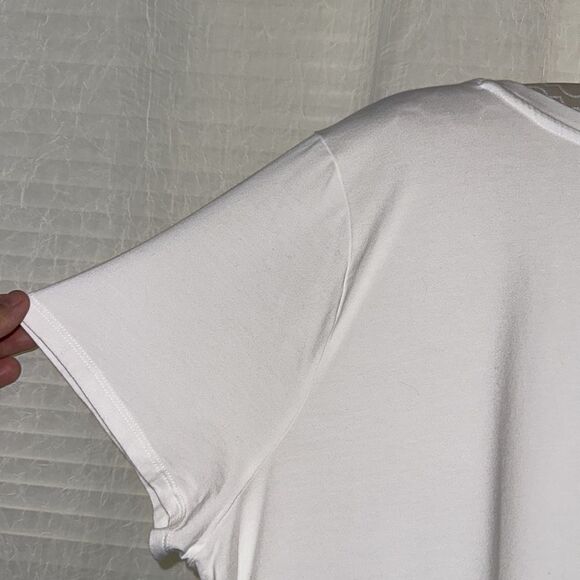 Under Armour L White Relaxed Boxy Fit Short Sleeve Lightweight Workout Tee - Picture 8 of 10